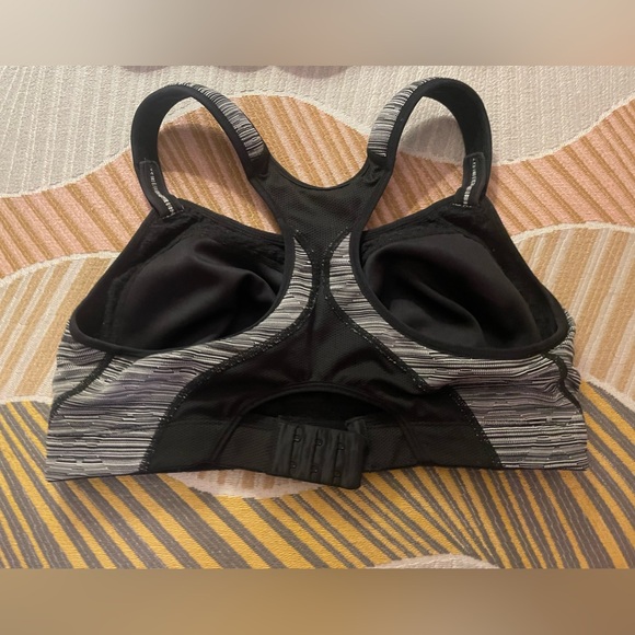 Sports bra - Picture 2 of 6